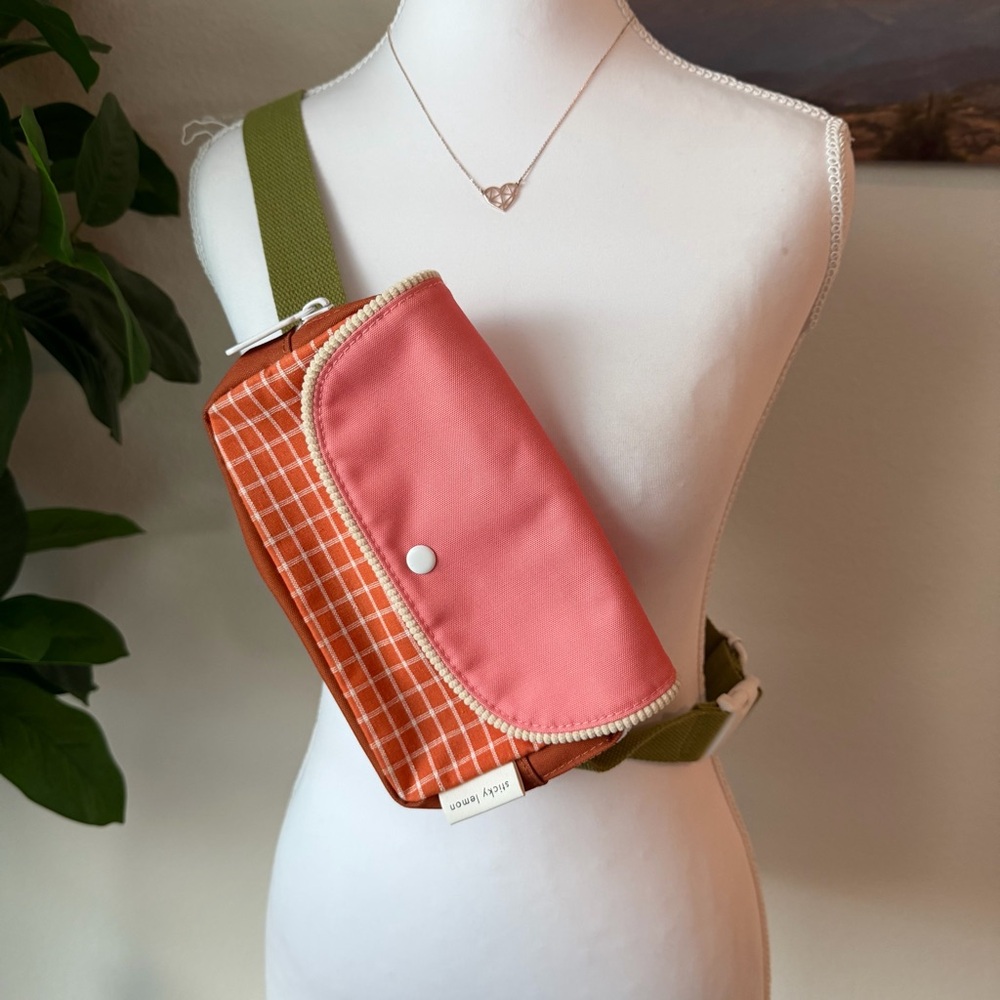 Sticky Lemon Stylish Pink and Orange Fanny pack